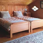Adlemsried Apartment *